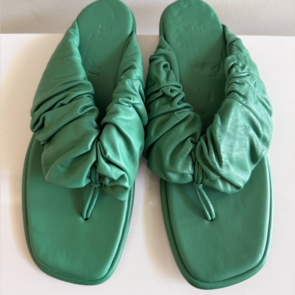 Hereu Shoes - HEREU | Nuvola Scrunchie Leather Sandals | 39 Green